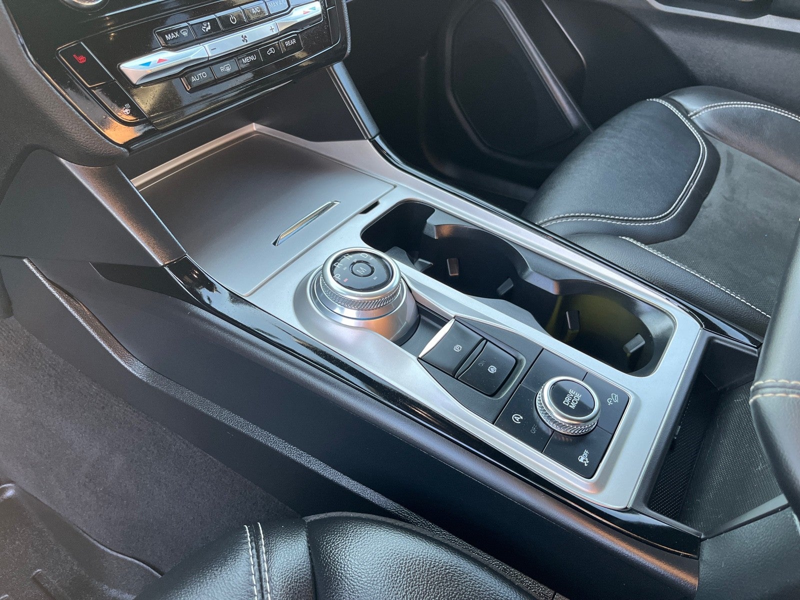 2023 Ford Explorer ST 4WD