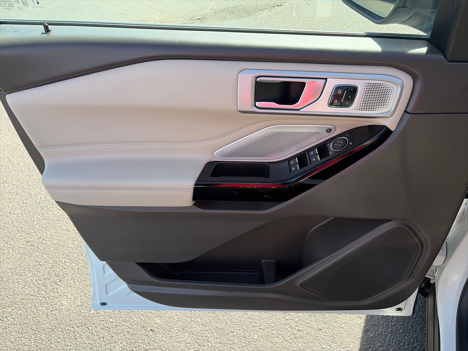 2023 Ford Explorer PLATINUM 4WD