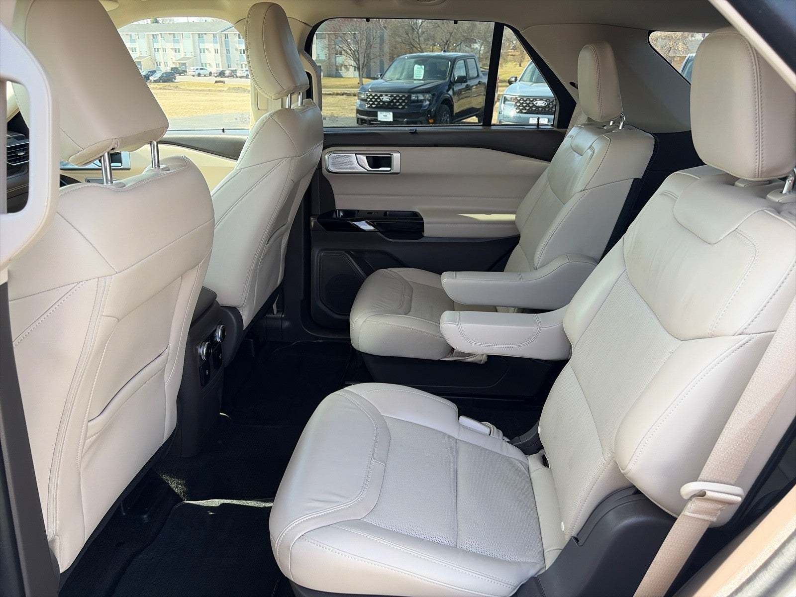 2023 Ford Explorer PLATINUM 4WD