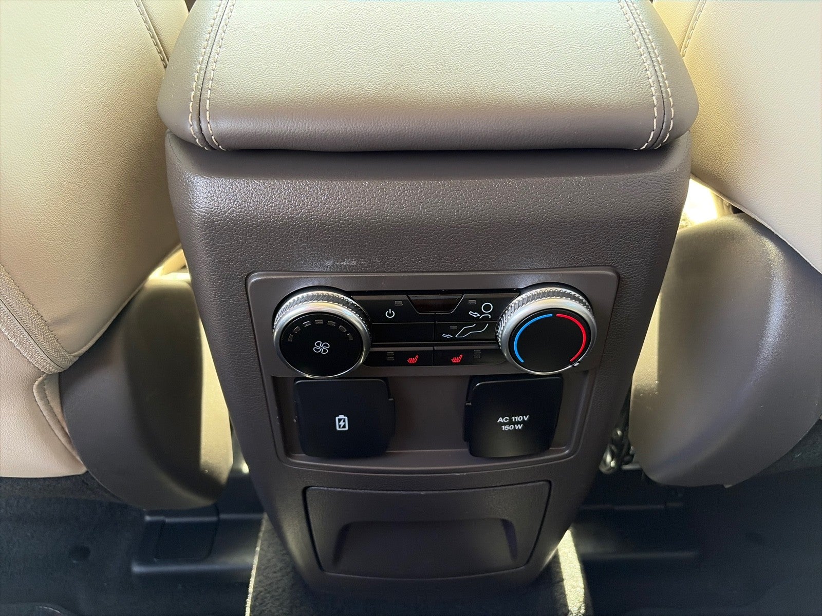 2023 Ford Explorer PLATINUM 4WD