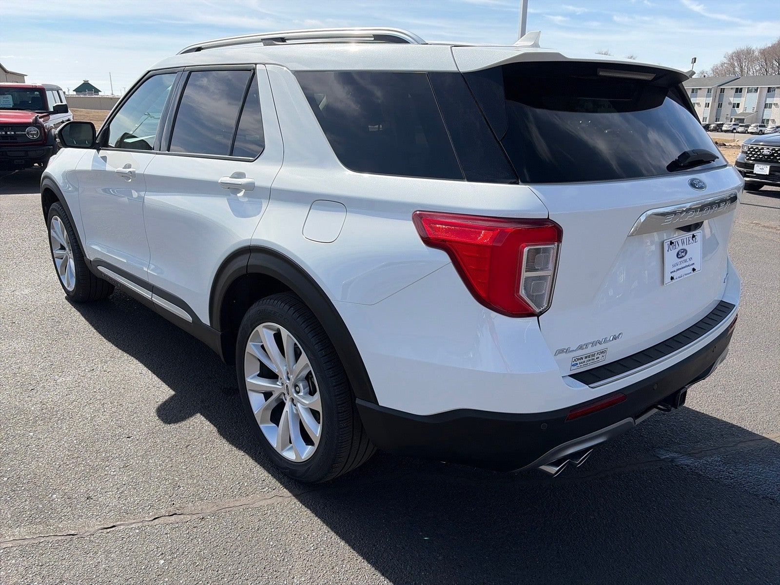 2023 Ford Explorer PLATINUM 4WD