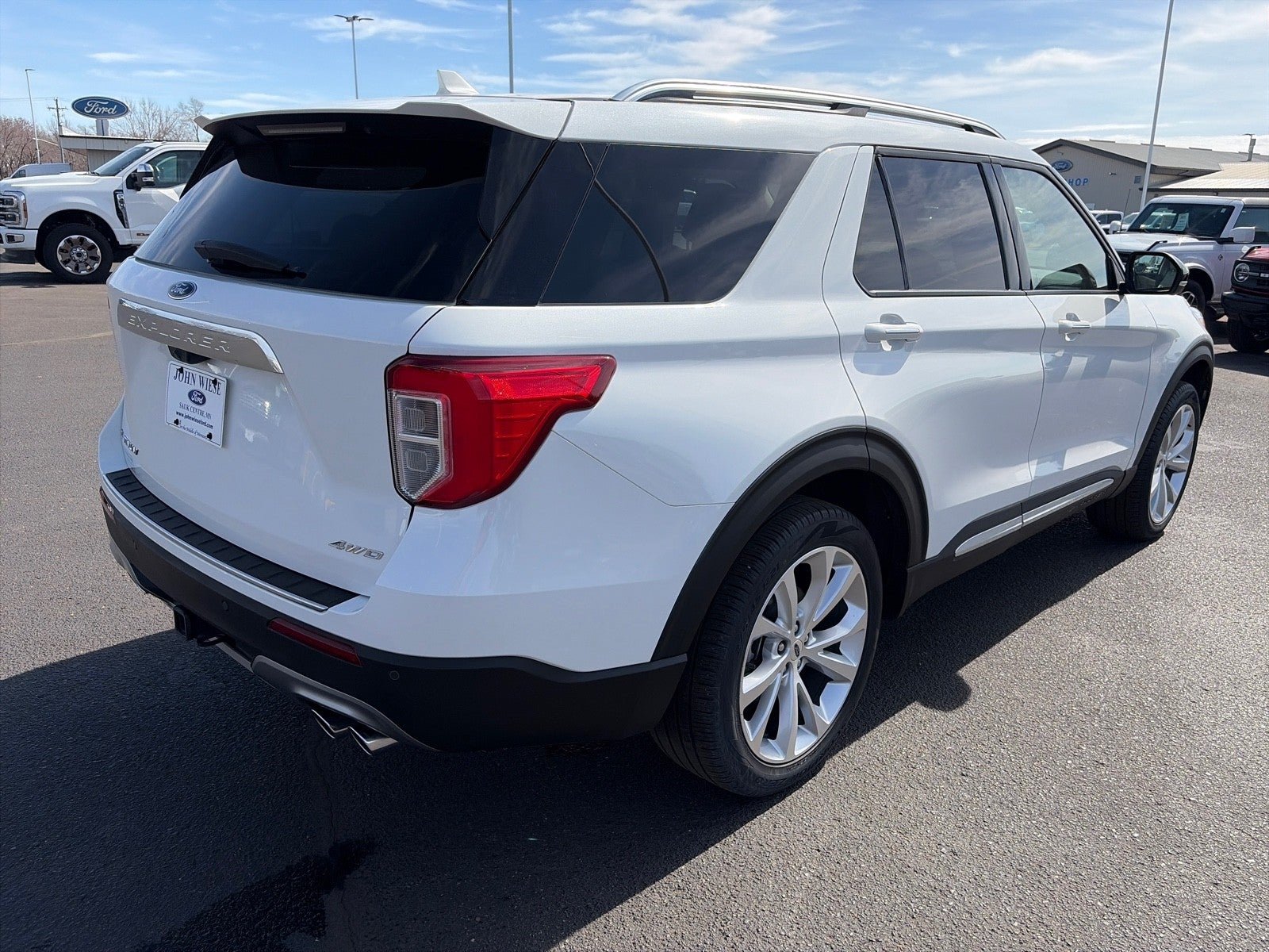 2023 Ford Explorer PLATINUM 4WD