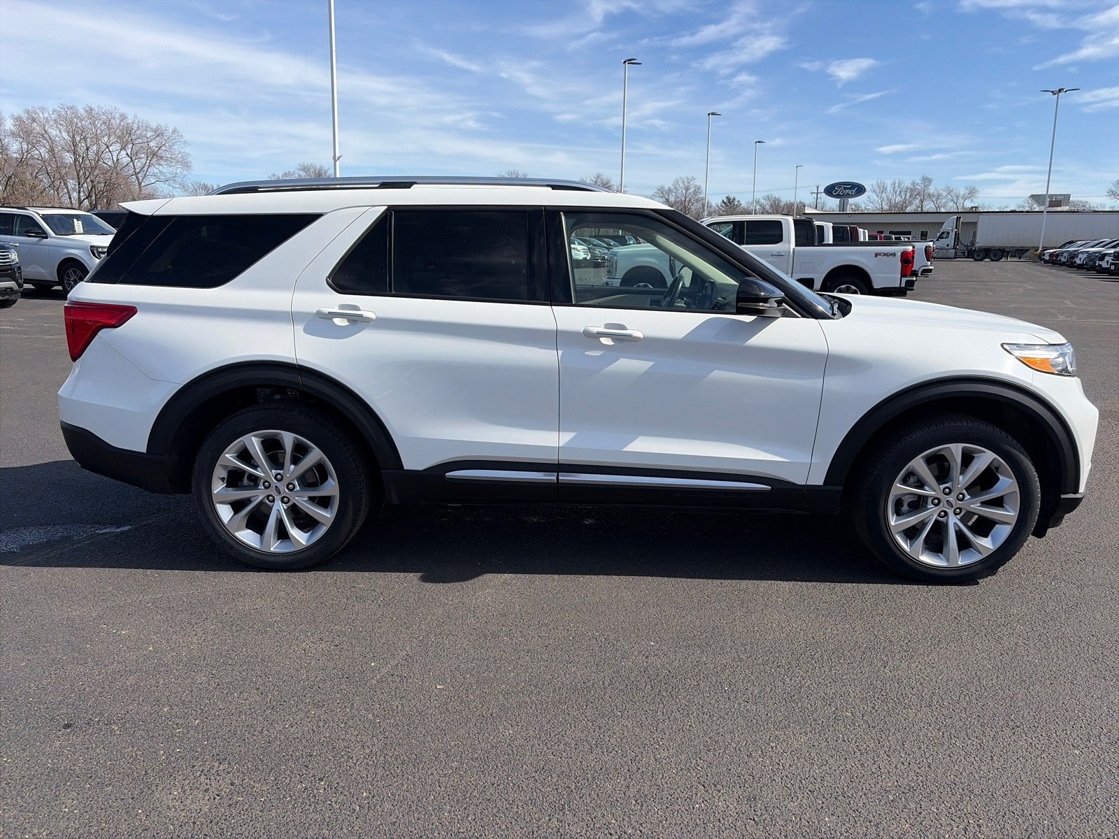 2023 Ford Explorer PLATINUM 4WD