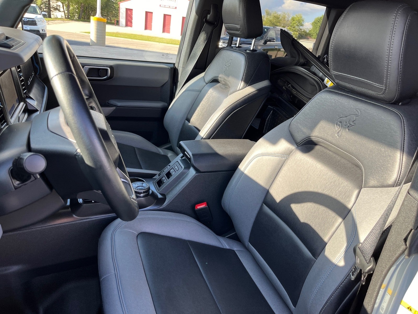 2023 Ford Bronco BLACK DIAMOND 4DR