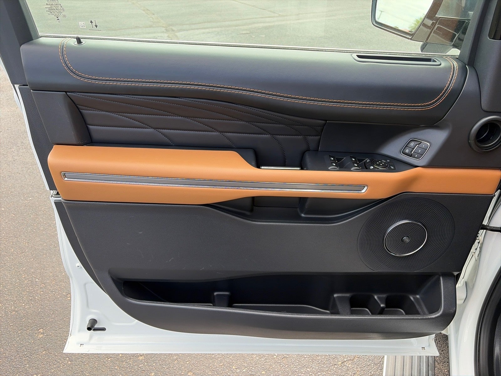 2024 Ford Expedition PLATINUM 4WD