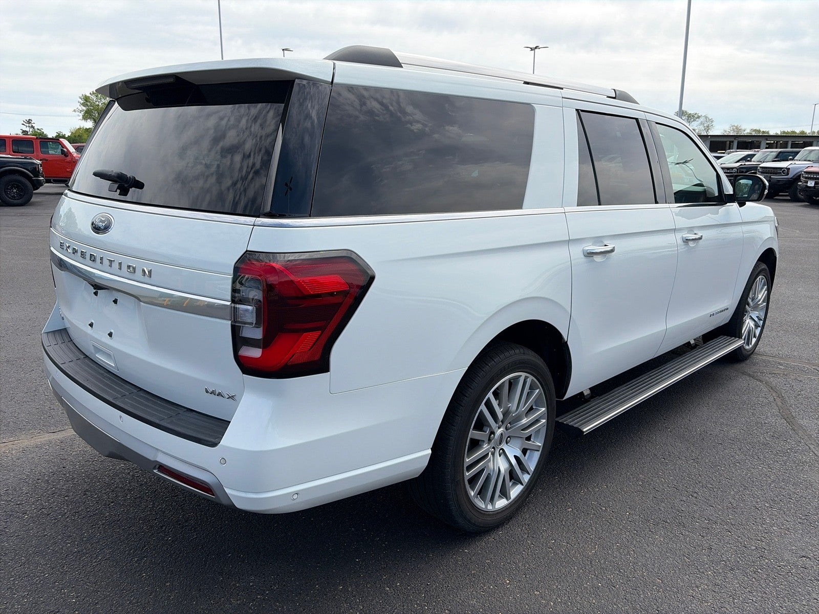 2024 Ford Expedition PLATINUM 4WD