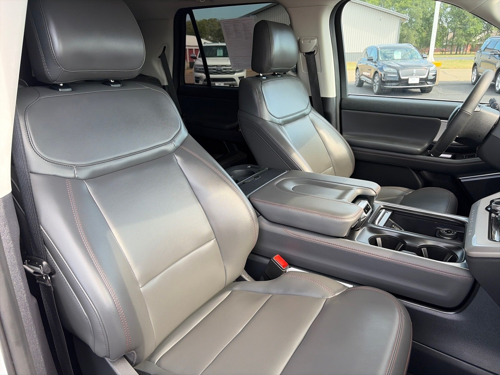 2025 Ford Expedition ACTIVE 4WD