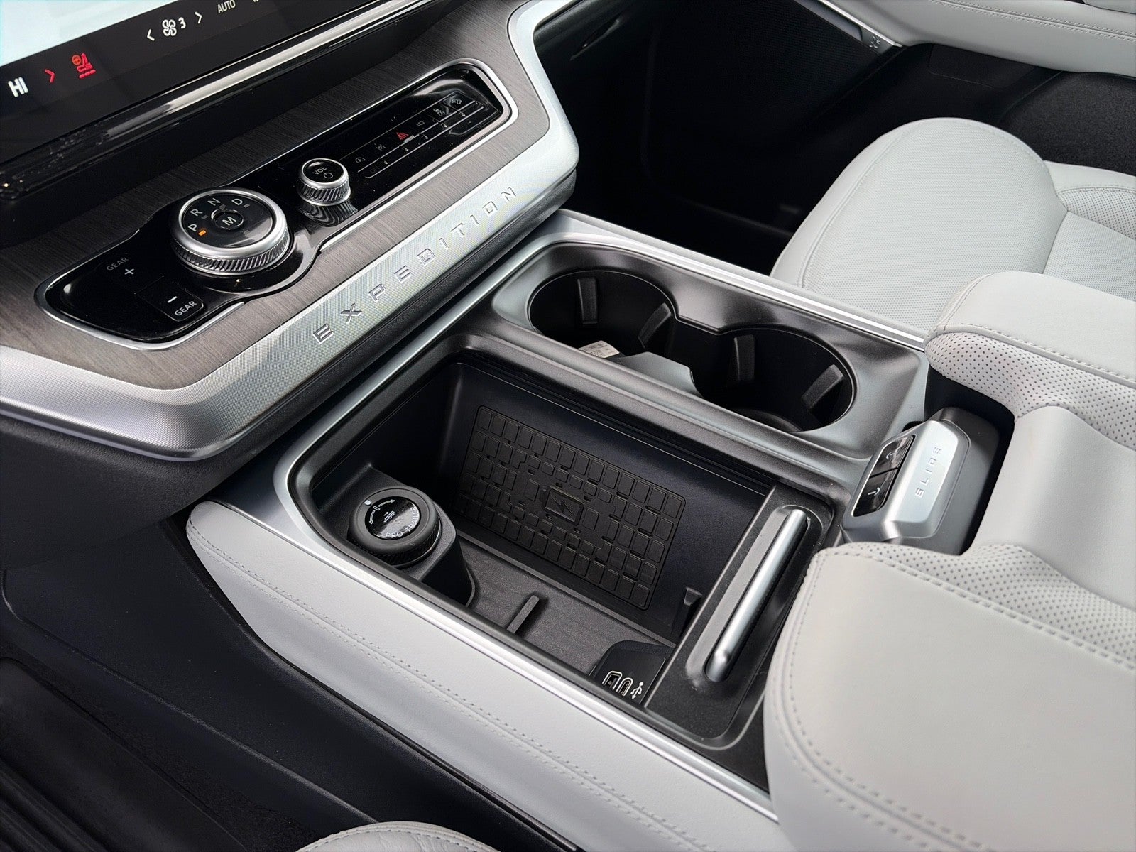 2025 Ford Expedition PLATINUM 4X4