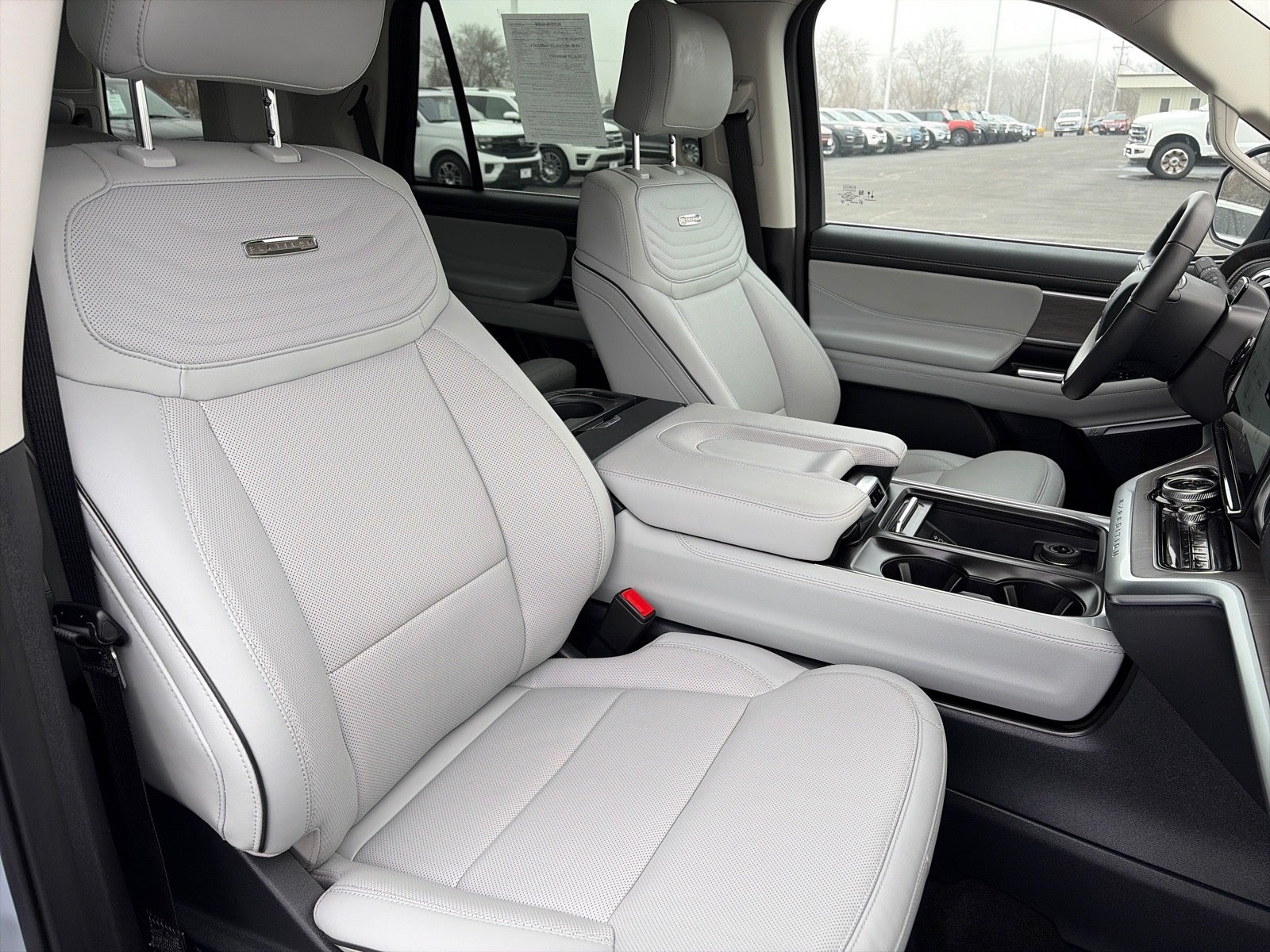 2025 Ford Expedition PLATINUM 4X4