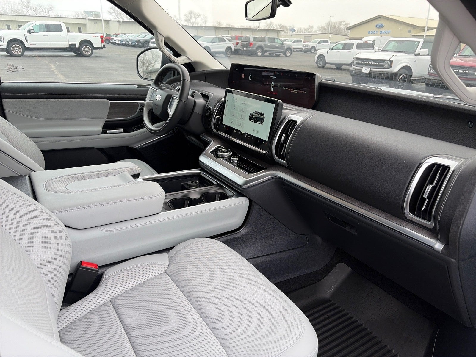 2025 Ford Expedition PLATINUM 4X4