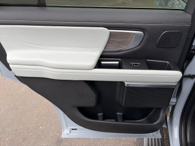 2025 Ford Expedition PLATINUM 4X4