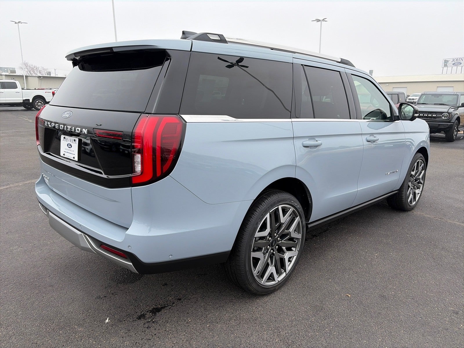 2025 Ford Expedition PLATINUM 4X4