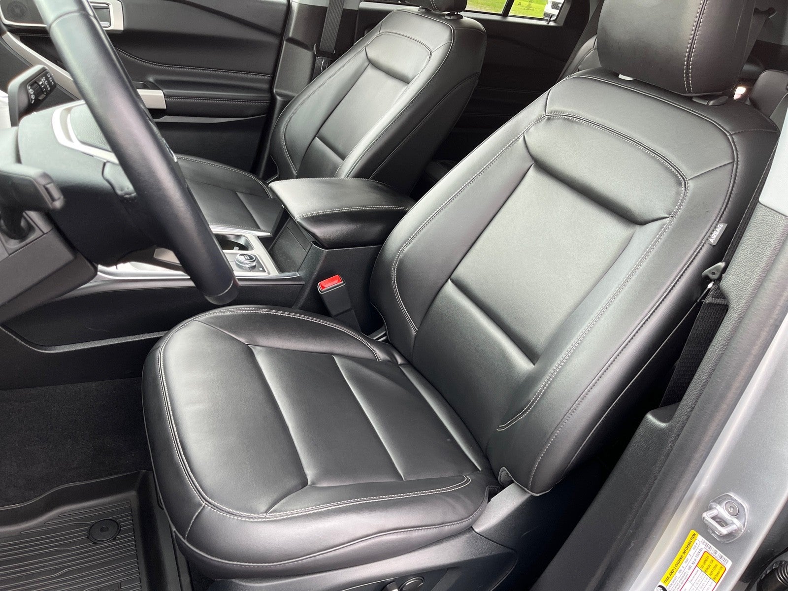 2023 Ford Explorer XLT 4WD