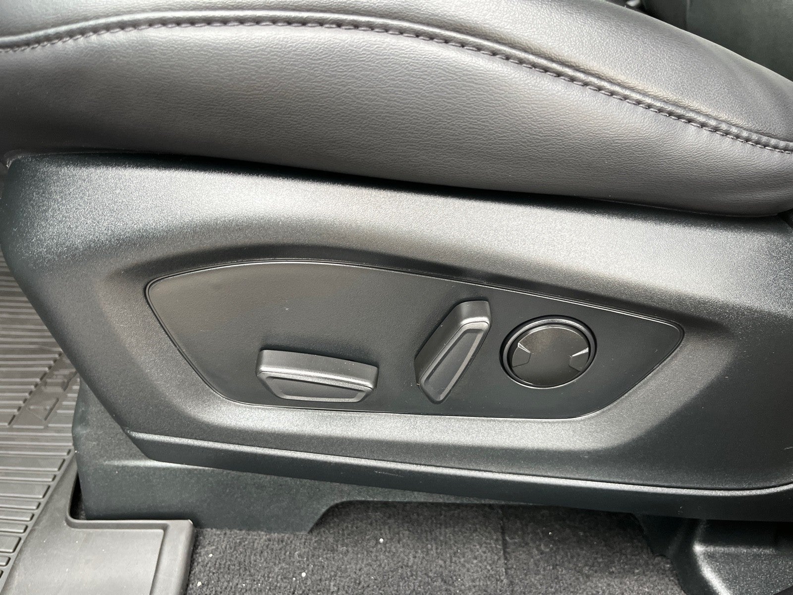 2023 Ford Explorer XLT 4WD