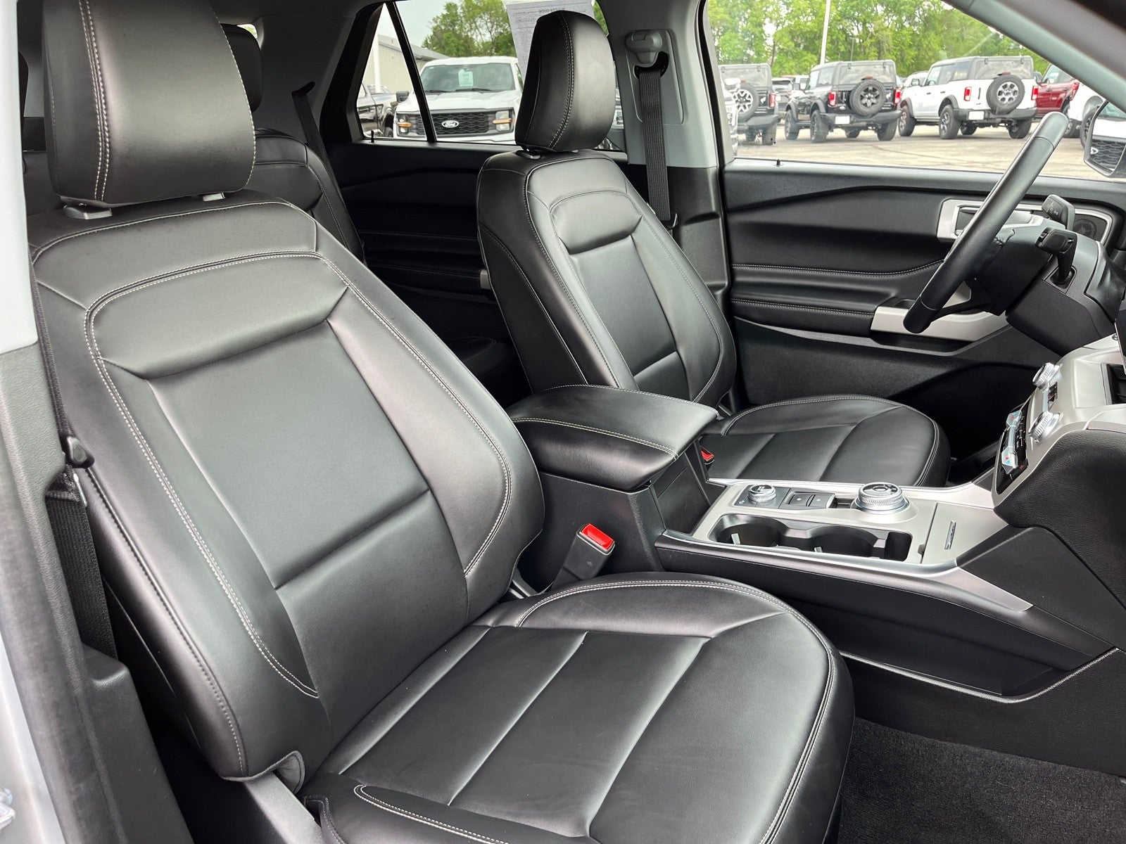 2023 Ford Explorer XLT 4WD