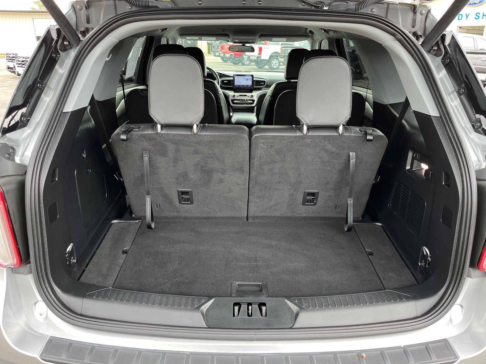 2023 Ford Explorer XLT 4WD