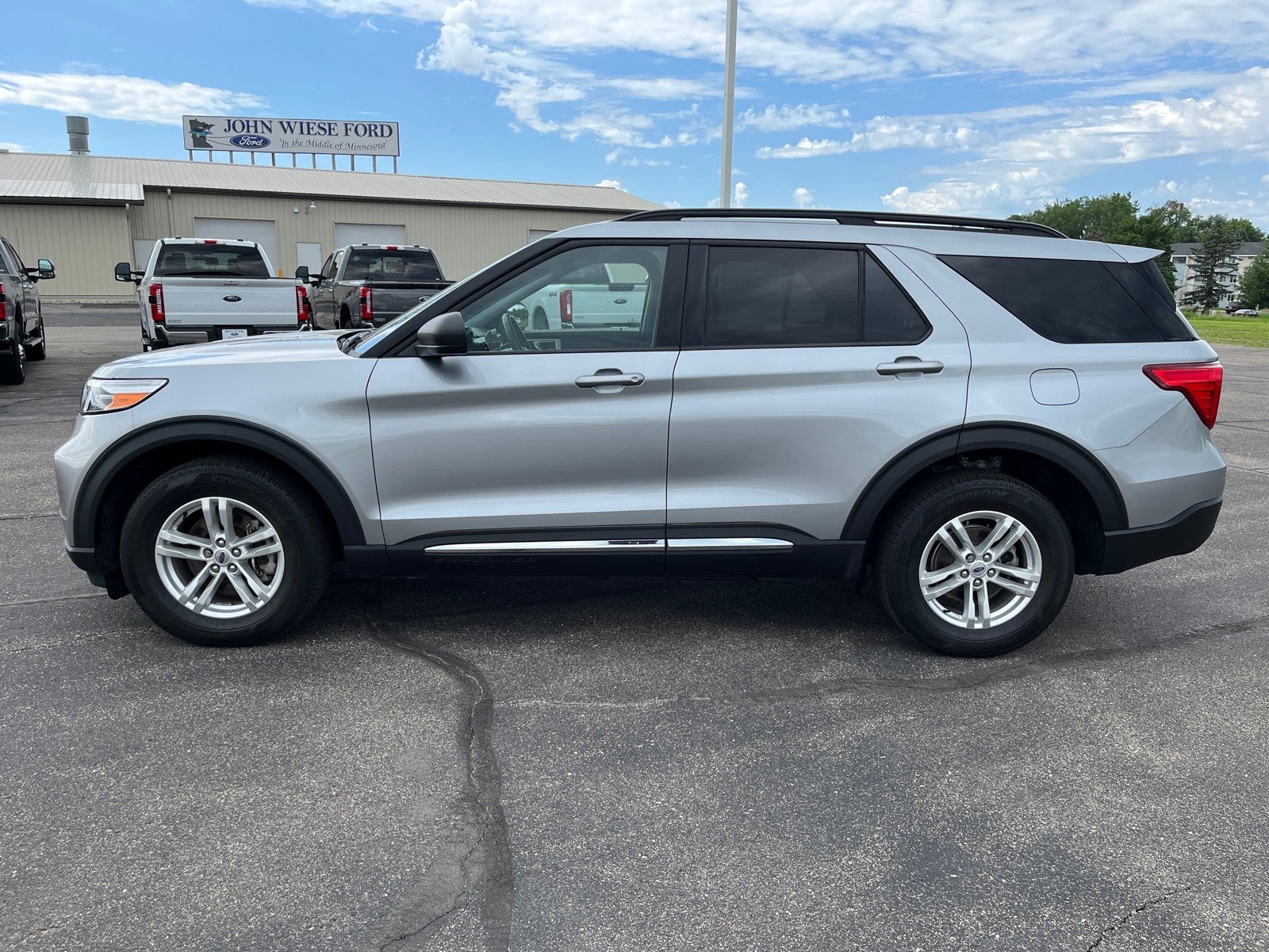 2023 Ford Explorer XLT 4WD
