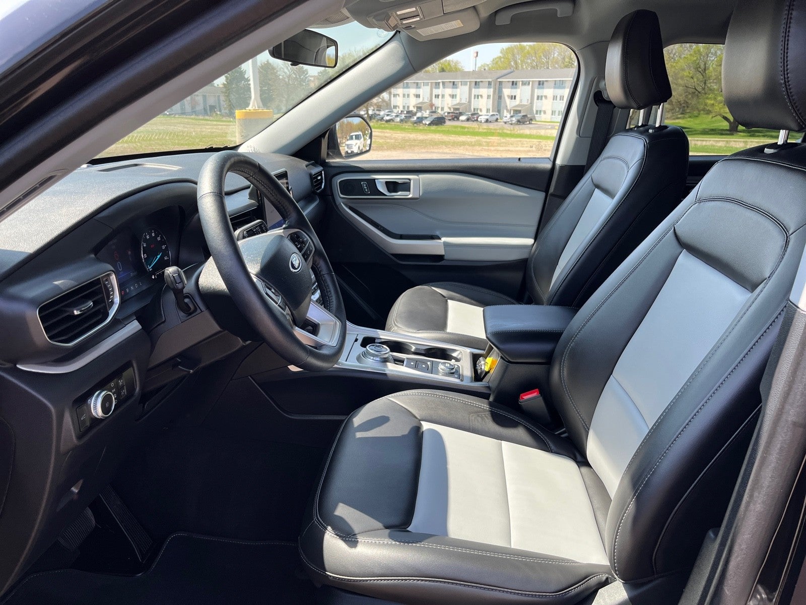 2023 Ford Explorer XLT 4WD