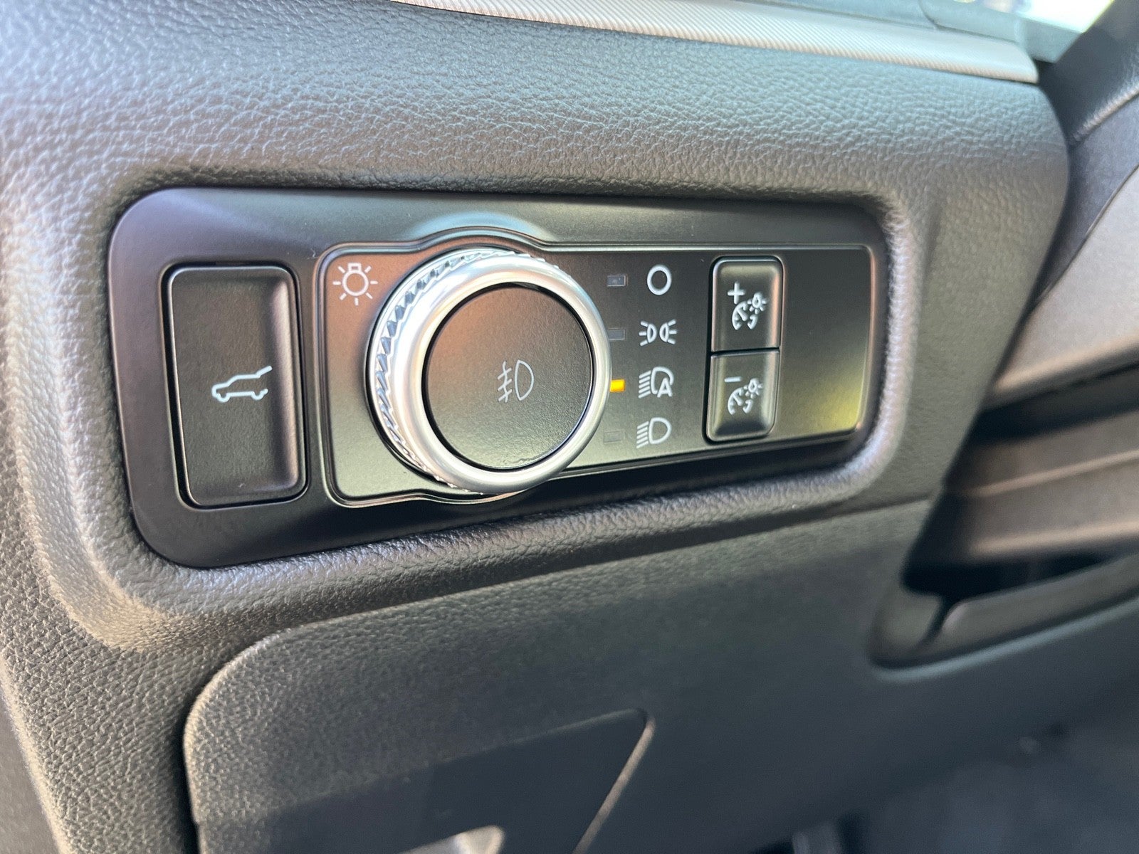 2023 Ford Explorer XLT 4WD