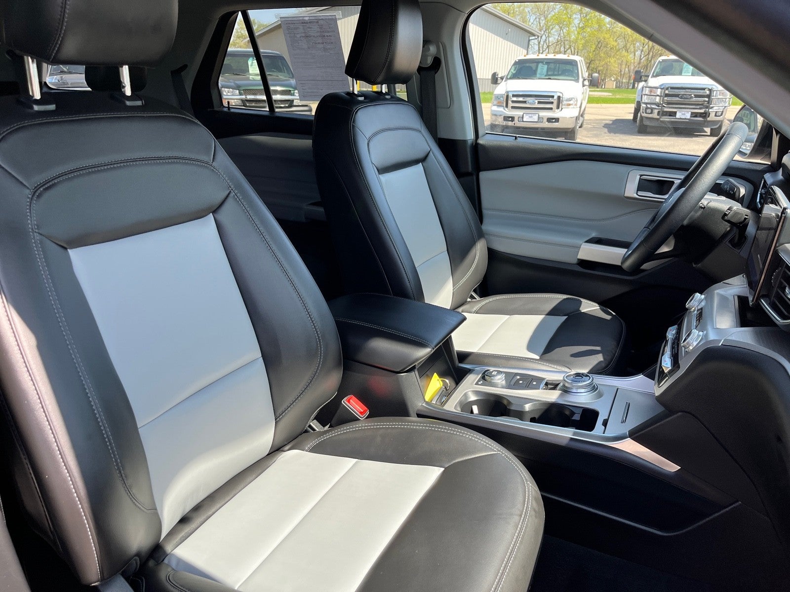 2023 Ford Explorer XLT 4WD