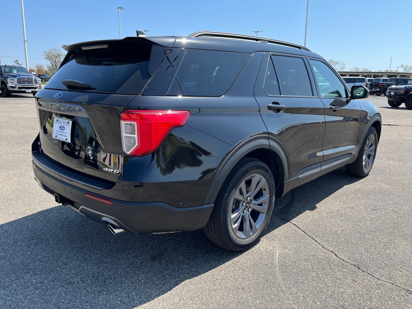 2023 Ford Explorer XLT 4WD