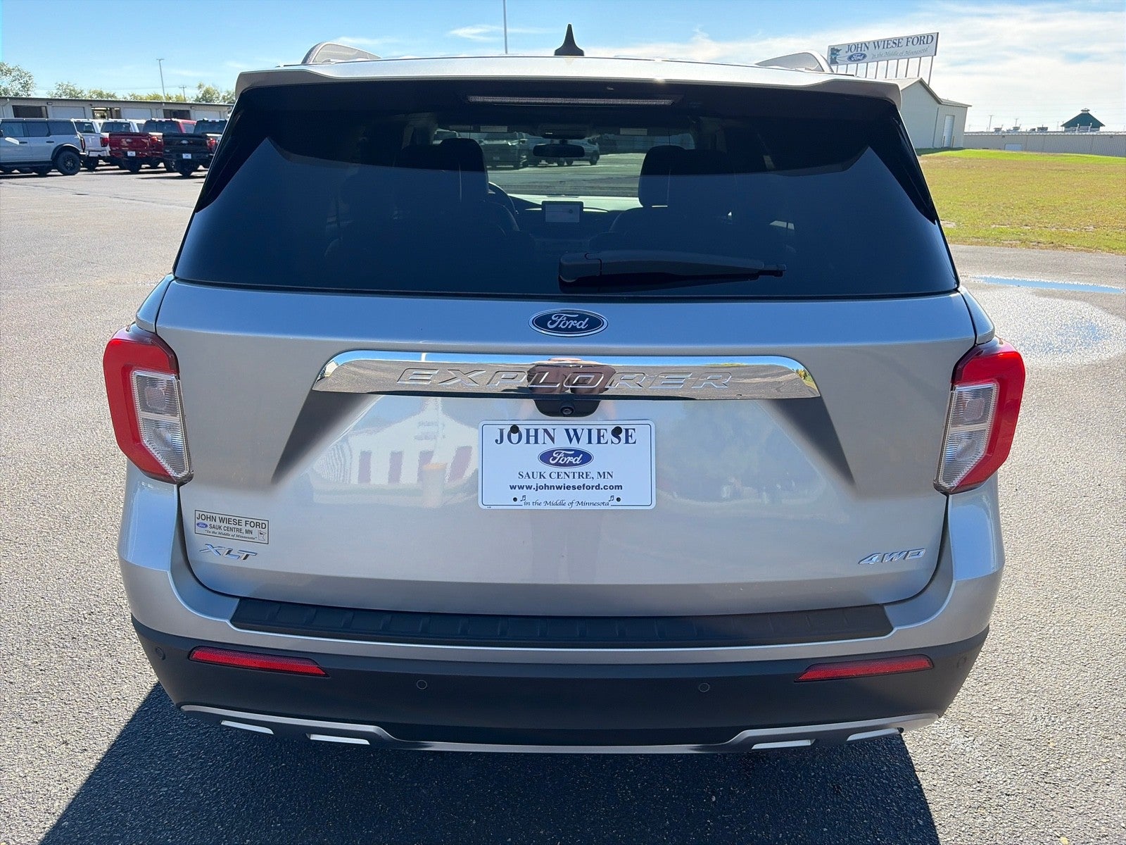 2024 Ford Explorer XLT 4X4