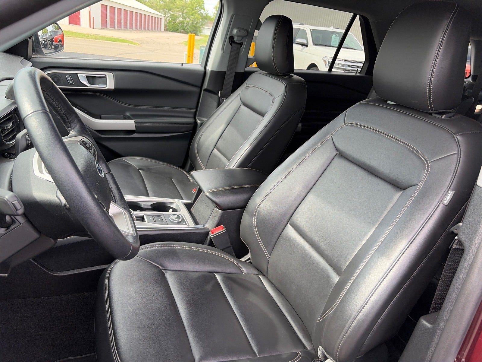 2023 Ford Explorer XLT 4X4