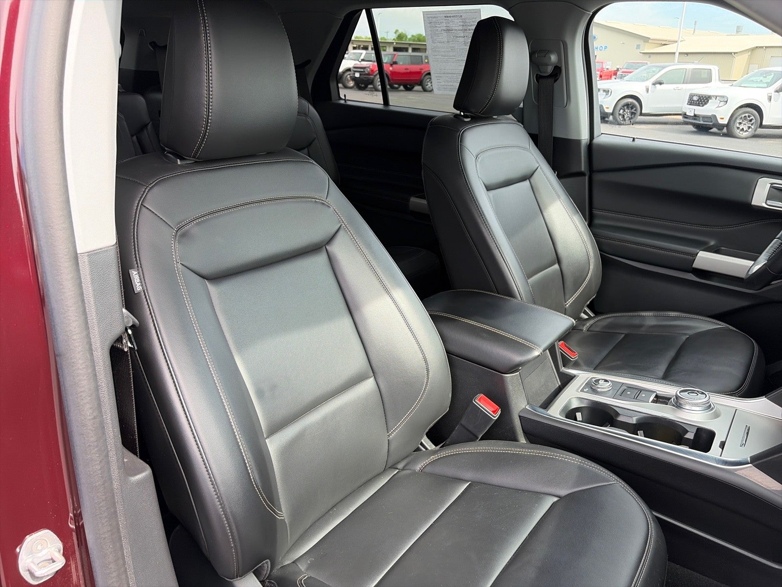 2023 Ford Explorer XLT 4X4