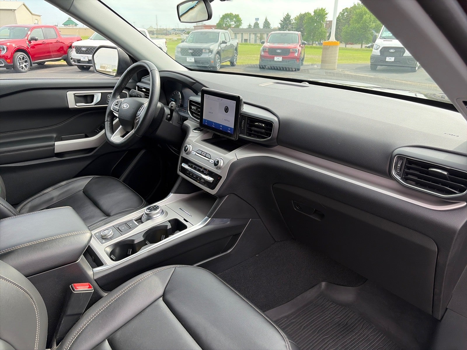 2023 Ford Explorer XLT 4X4