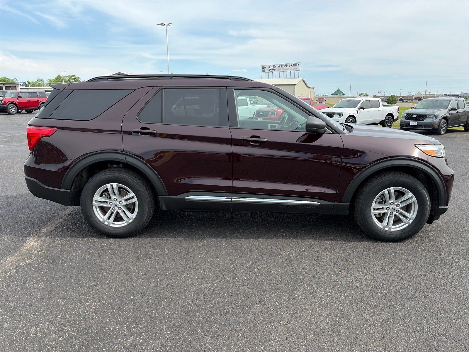 2023 Ford Explorer XLT 4X4