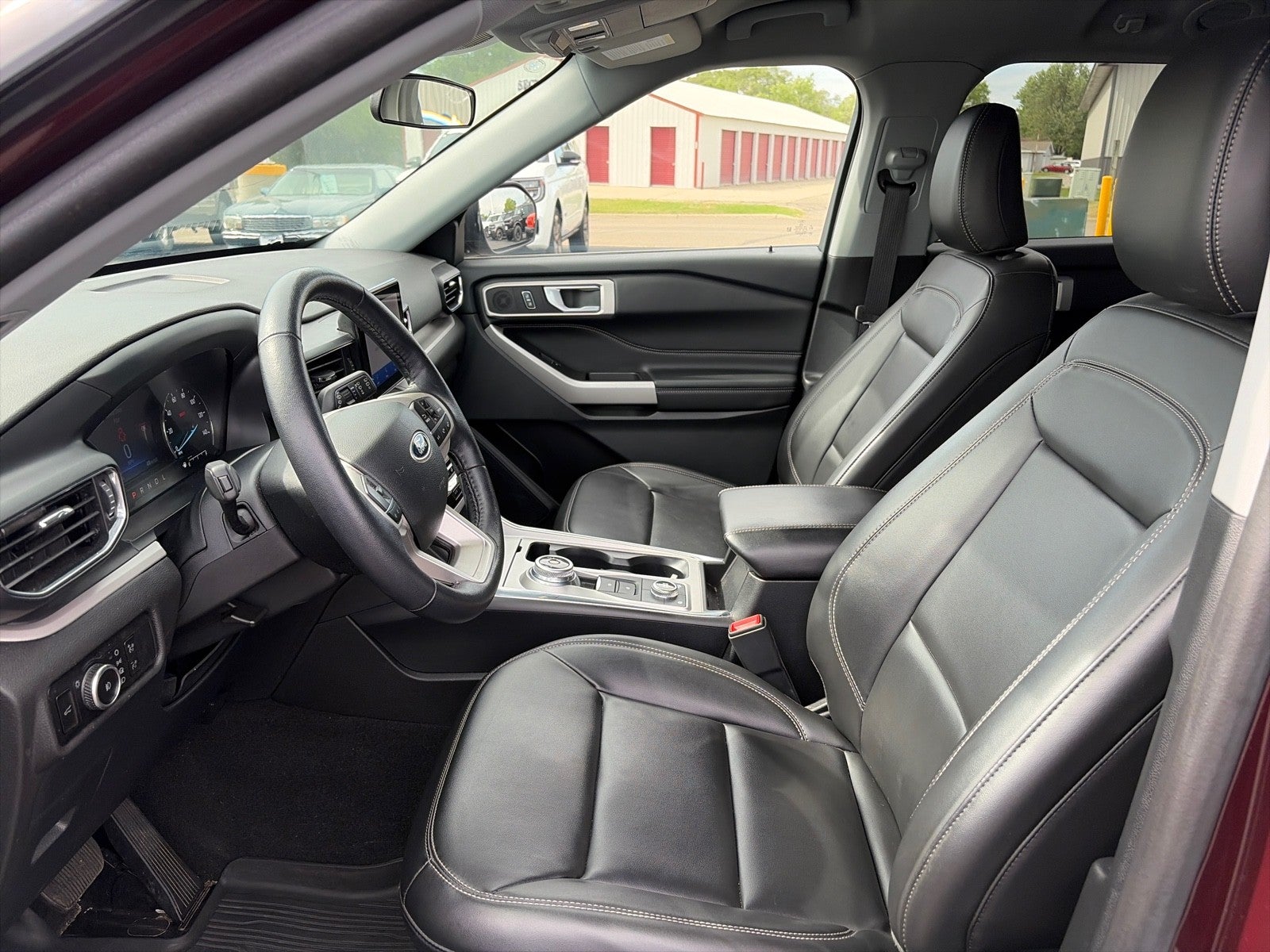 2023 Ford Explorer XLT 4X4