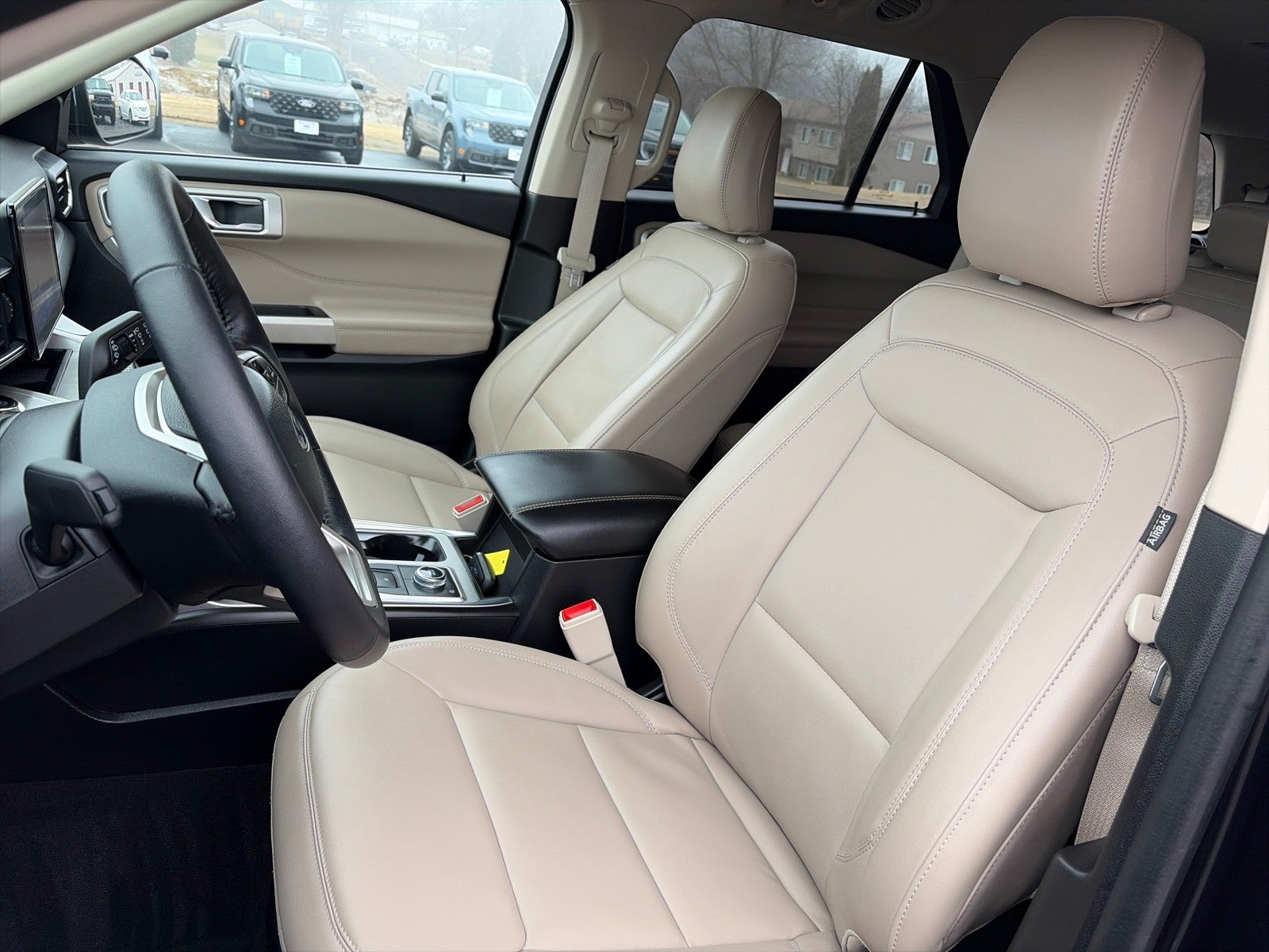 2023 Ford Explorer XLT 4X4