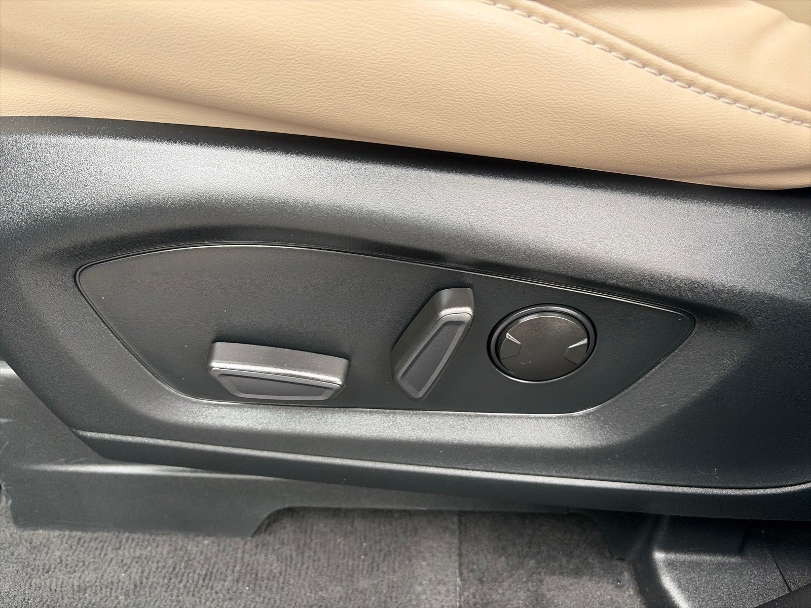 2023 Ford Explorer XLT 4X4