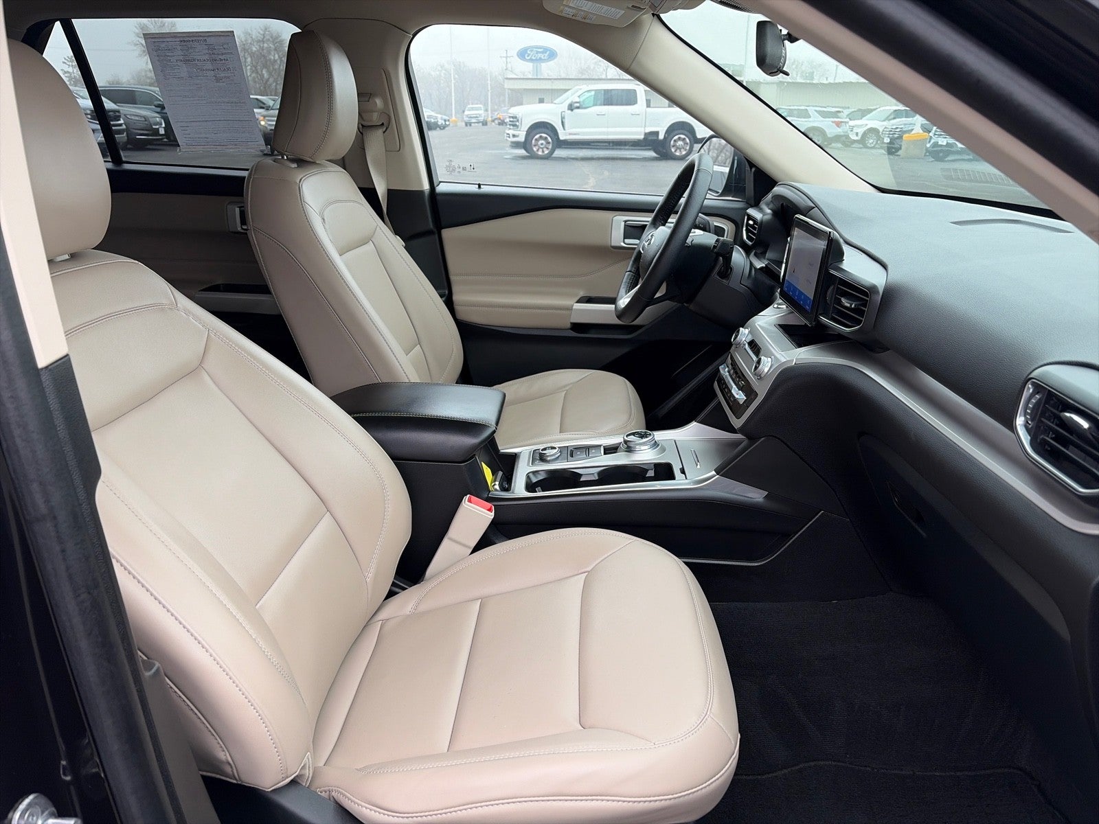 2023 Ford Explorer XLT 4X4