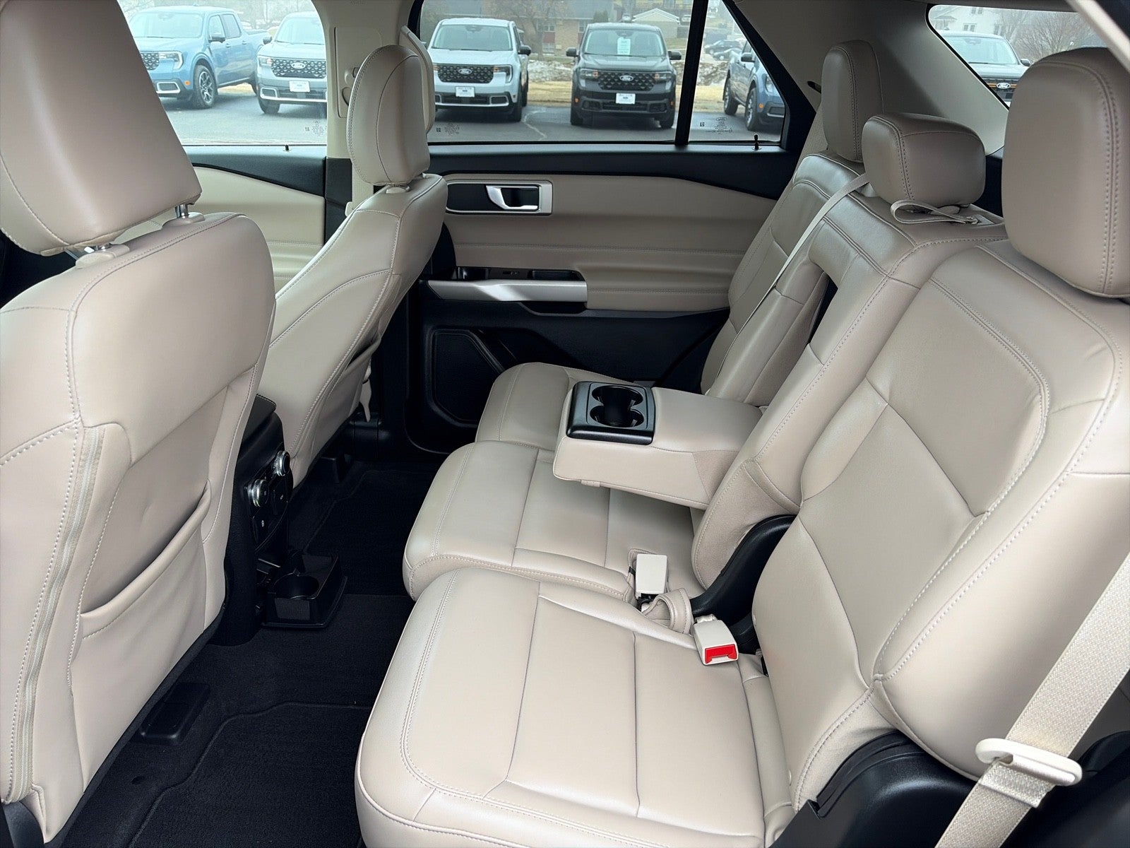 2023 Ford Explorer XLT 4X4