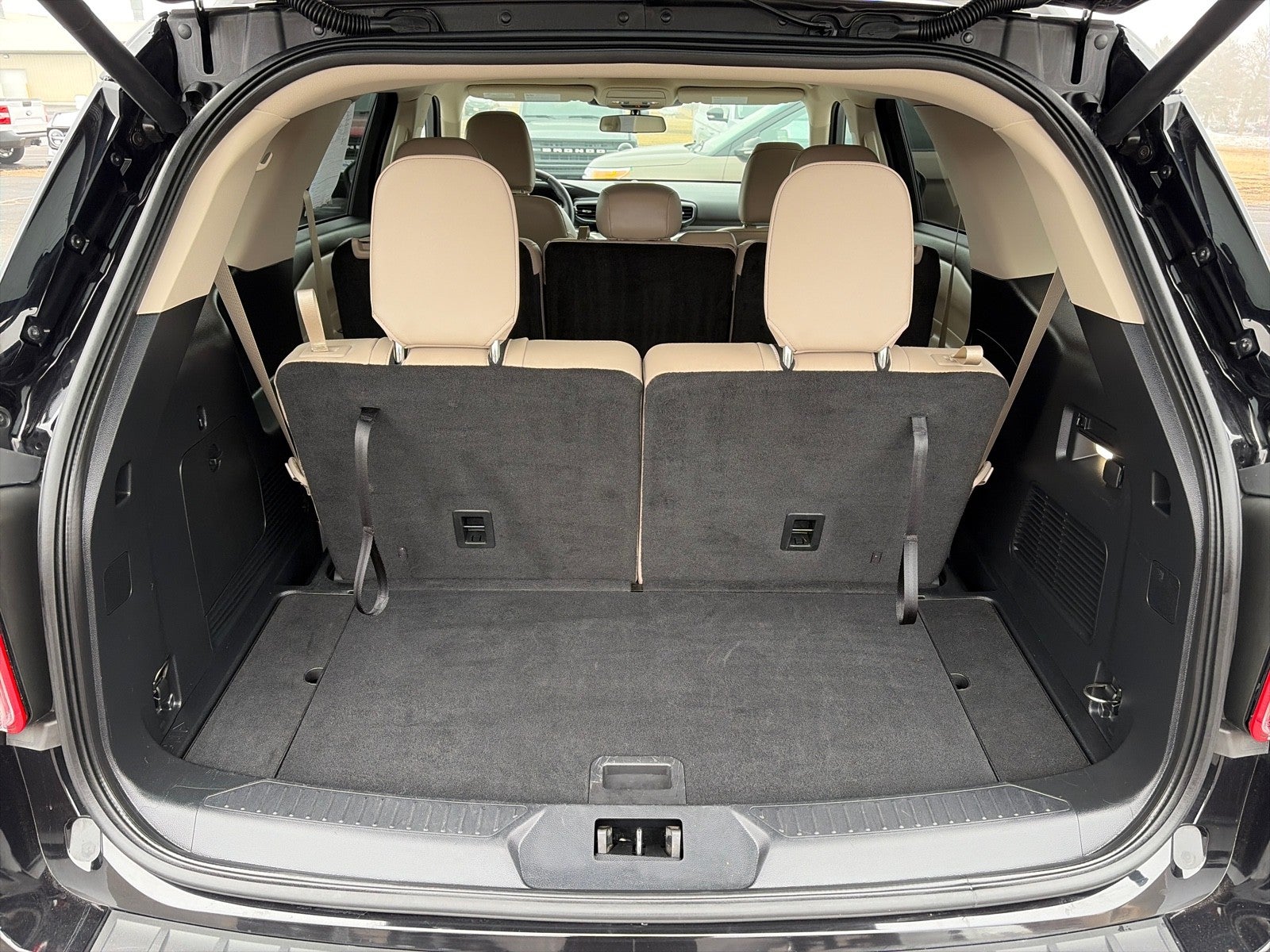 2023 Ford Explorer XLT 4X4