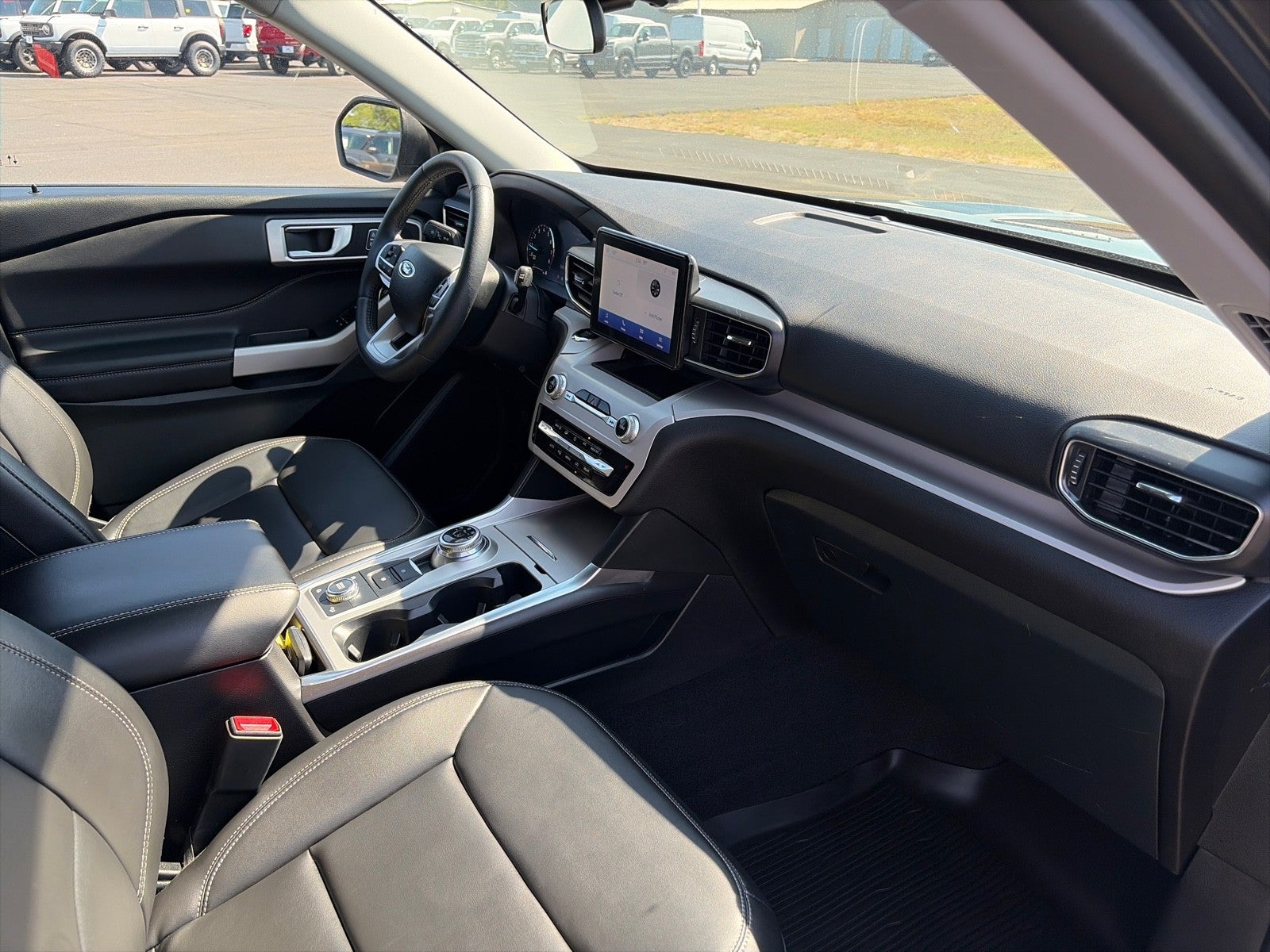 2024 Ford Explorer XLT 4X4