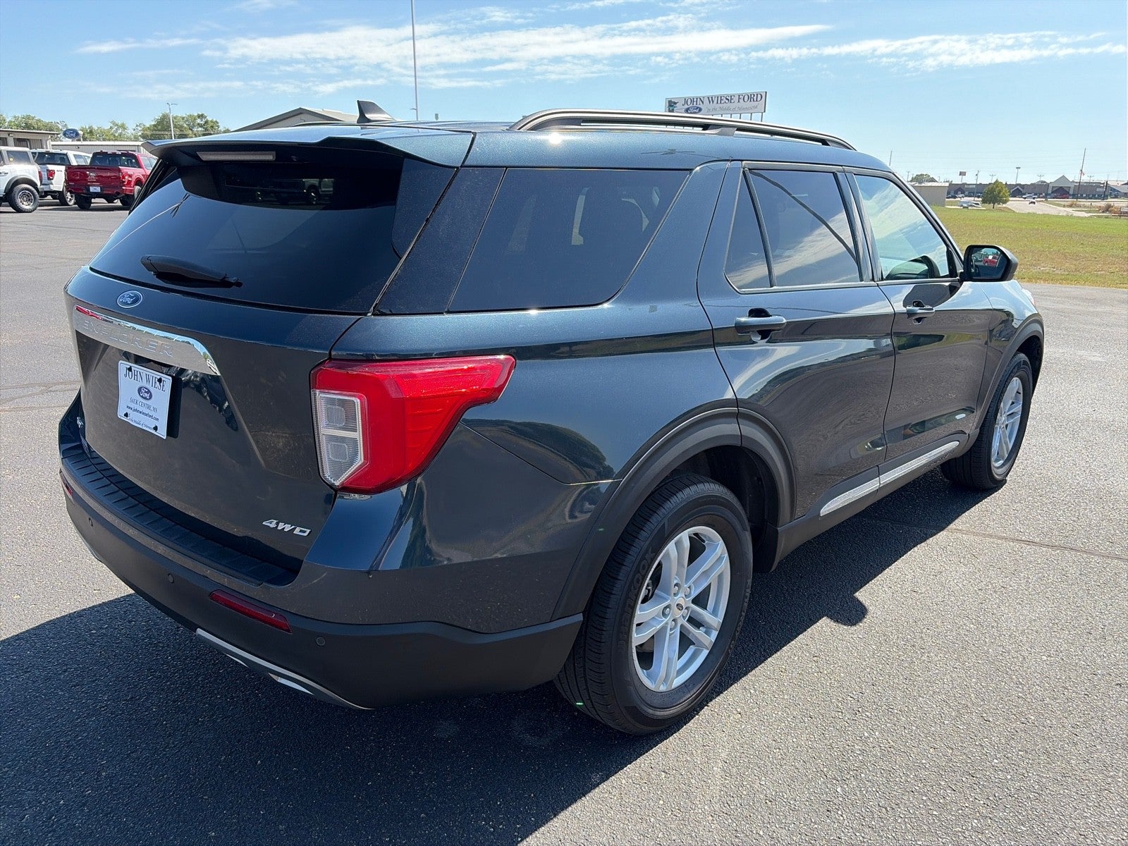 2024 Ford Explorer XLT 4X4