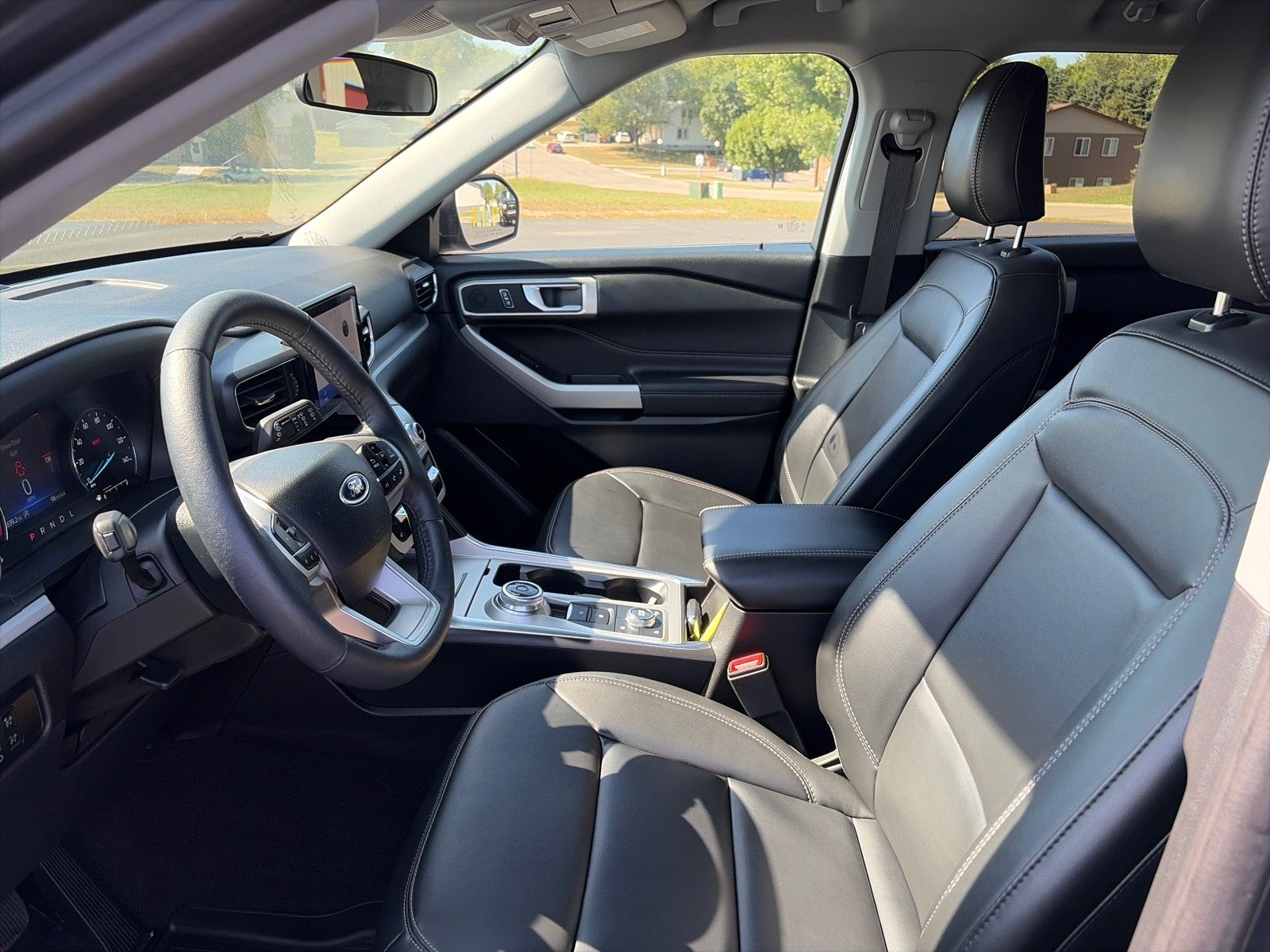 2024 Ford Explorer XLT 4X4