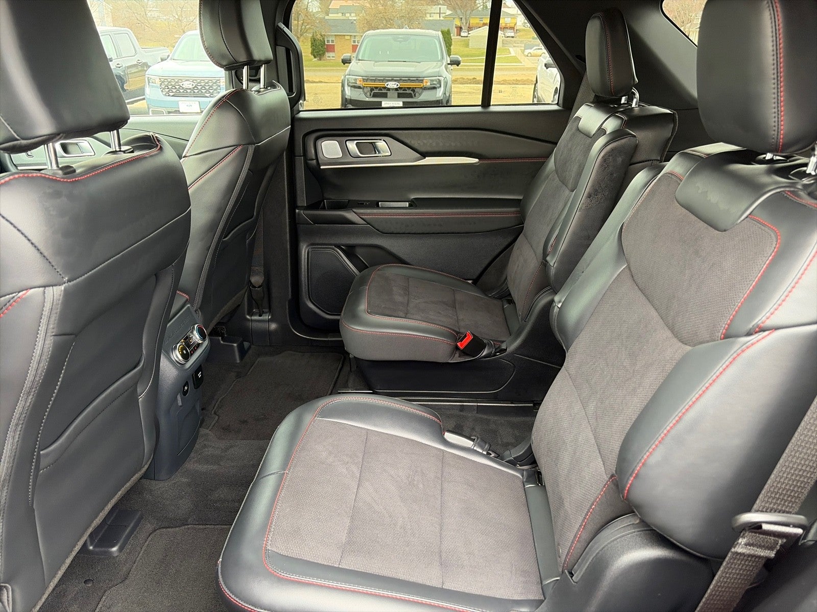 2025 Ford Explorer ST 4WD