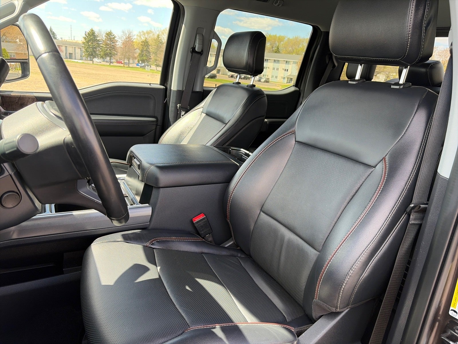 2024 Ford F-250 CREW CAB LARIAT 4X4