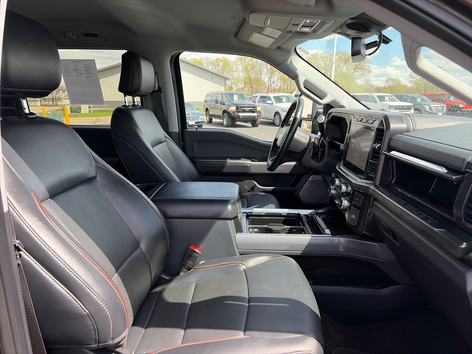 2024 Ford F-250 CREW CAB LARIAT 4X4