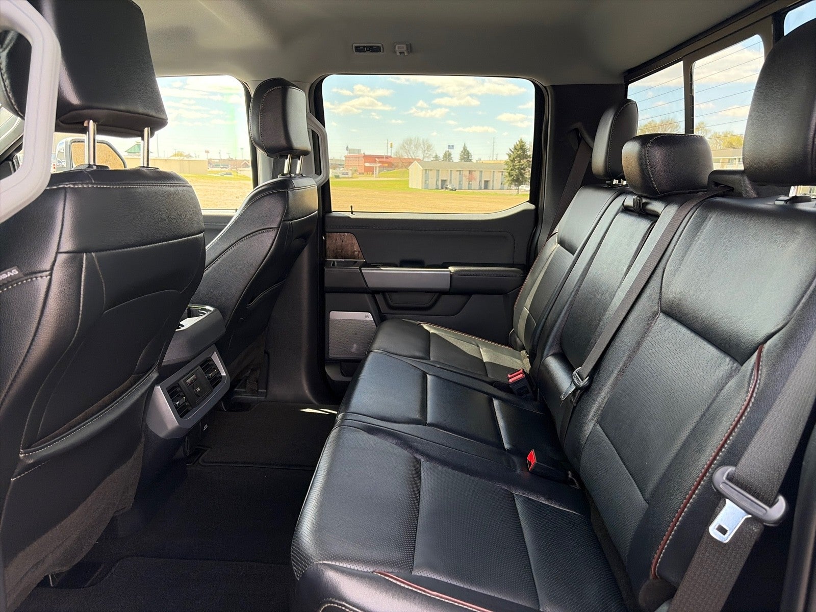 2024 Ford F-250 CREW CAB LARIAT 4X4