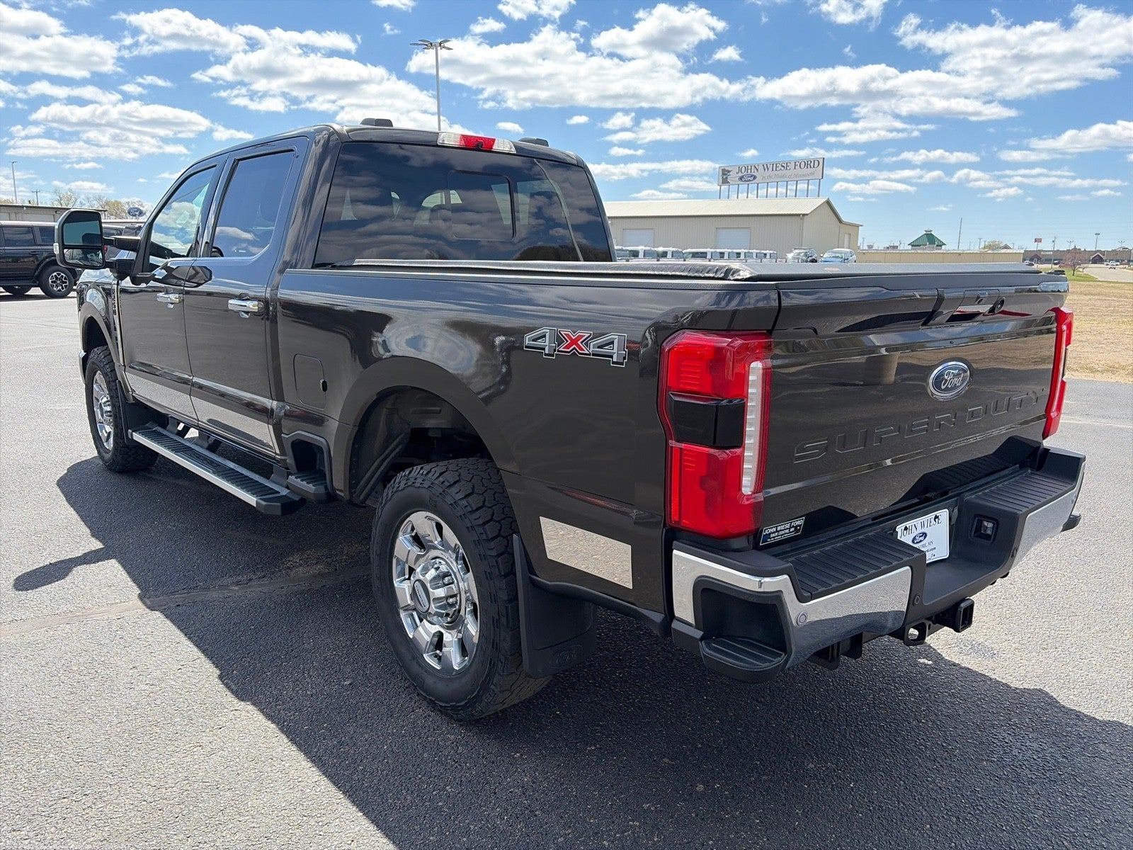 2024 Ford F-250 CREW CAB LARIAT 4X4
