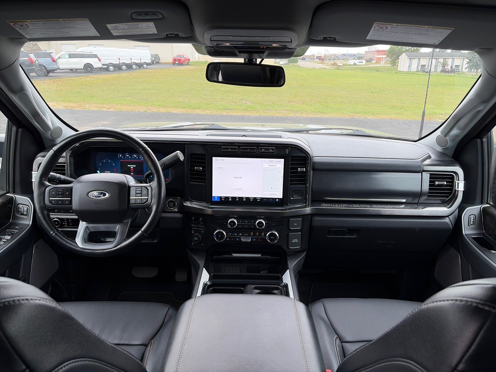 2024 Ford F-350 CREW CAB LARIAT 4X4