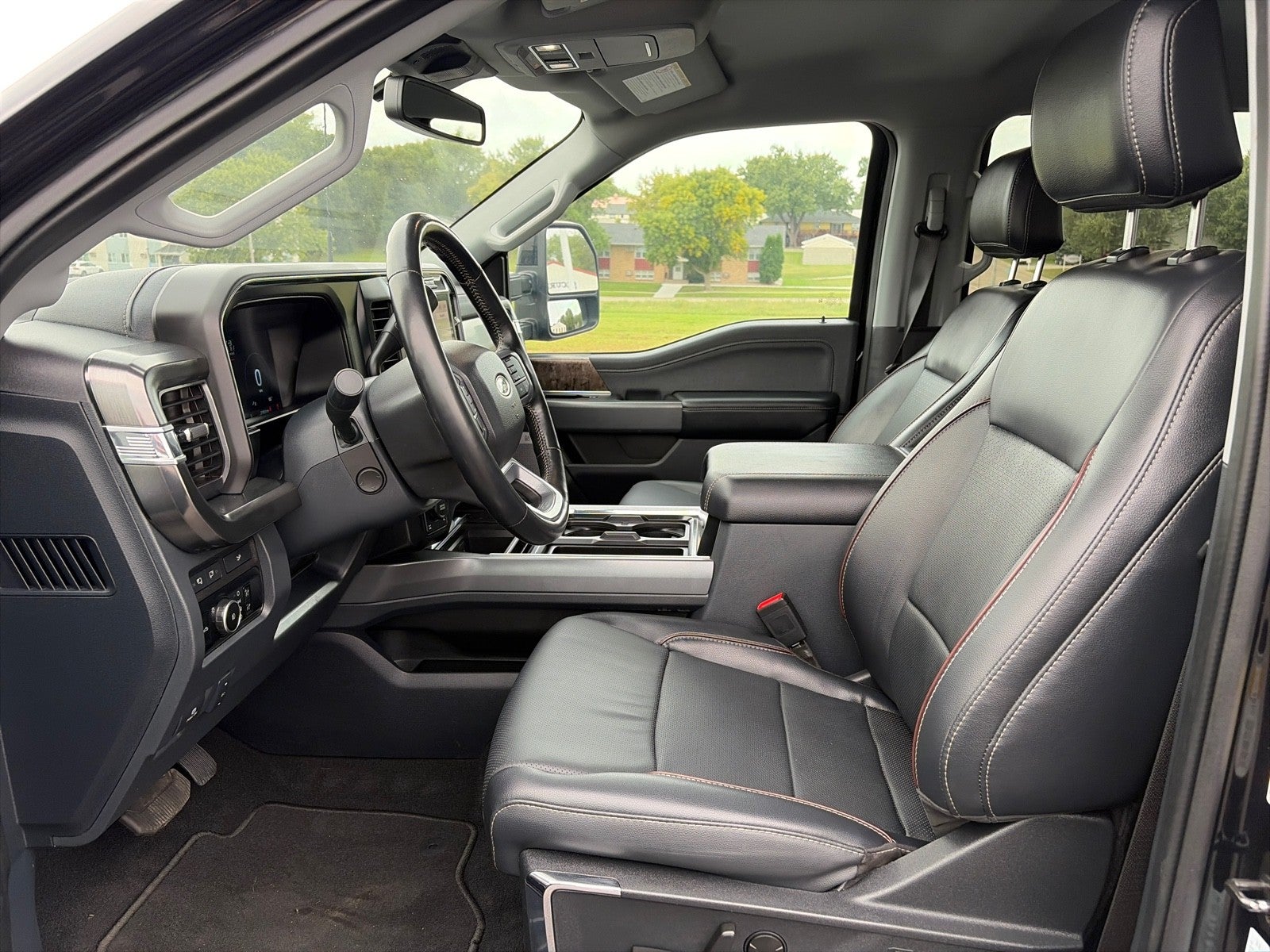 2024 Ford F-350 CREW CAB LARIAT 4X4