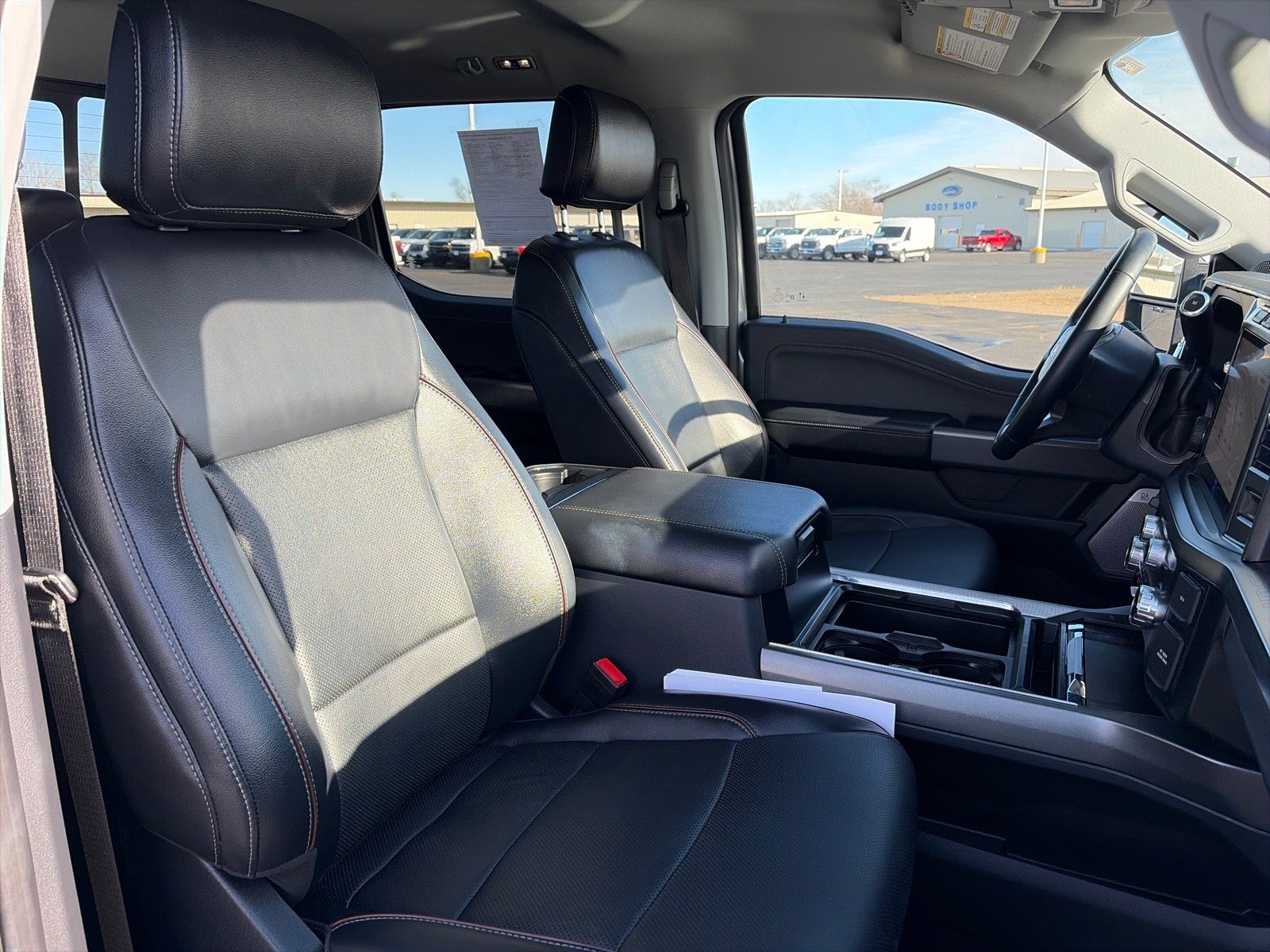 2023 Ford F-350 CREW CAB LARIAT 4X4