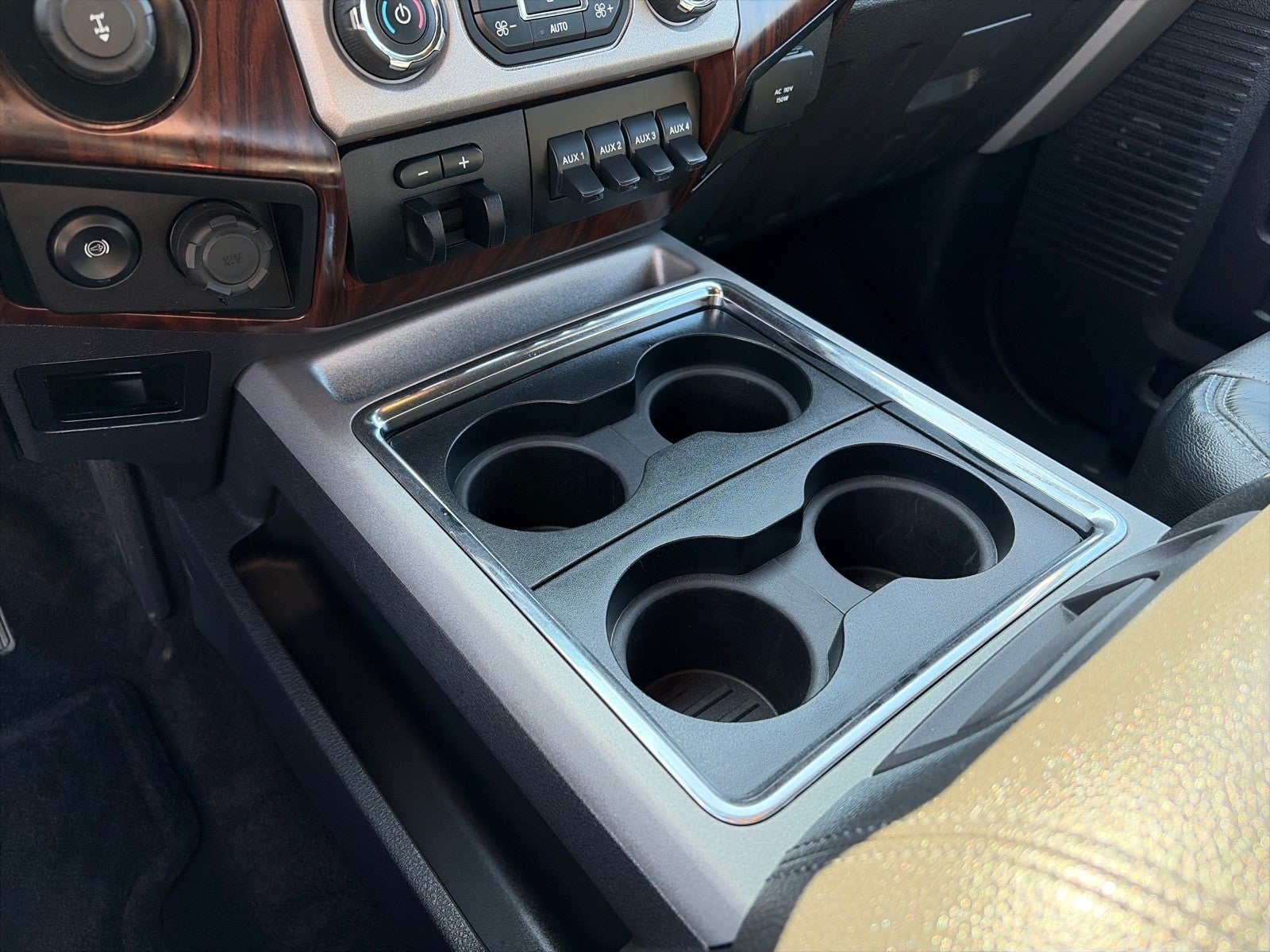 2016 Ford F350 SUPER DUTY CREW CAB LARIAT 4X4