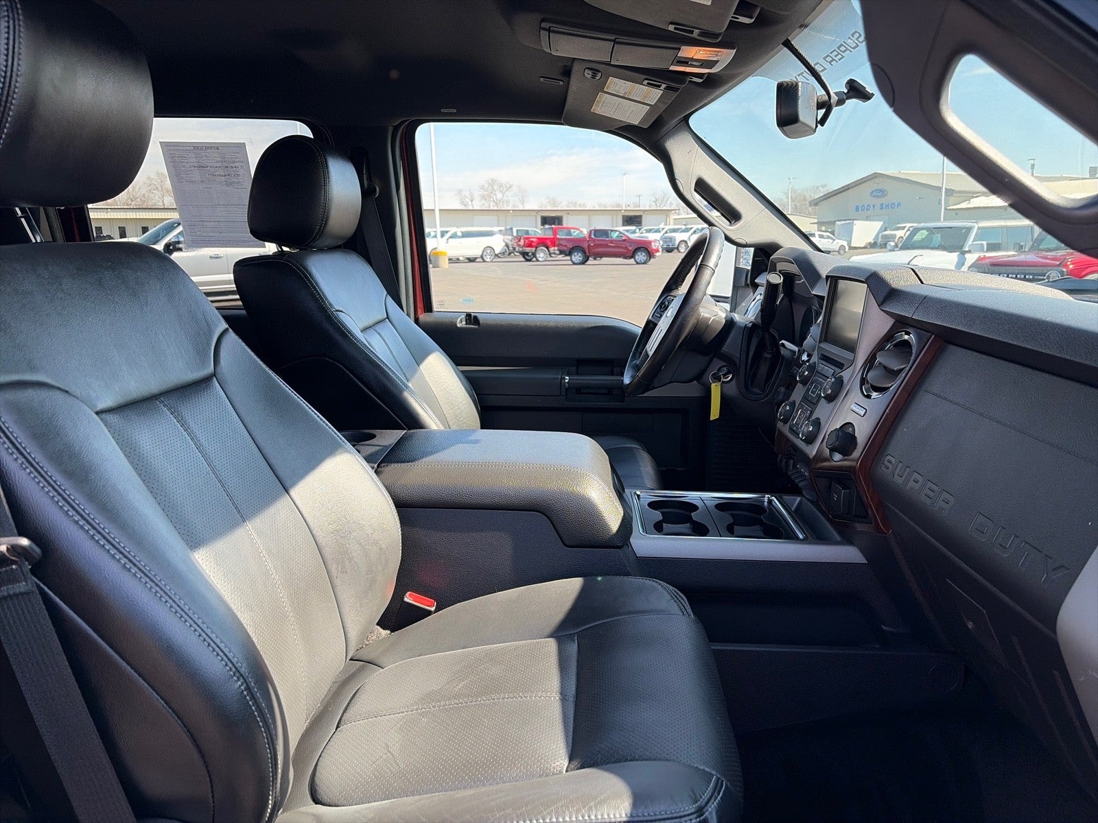 2016 Ford F350 SUPER DUTY CREW CAB LARIAT 4X4