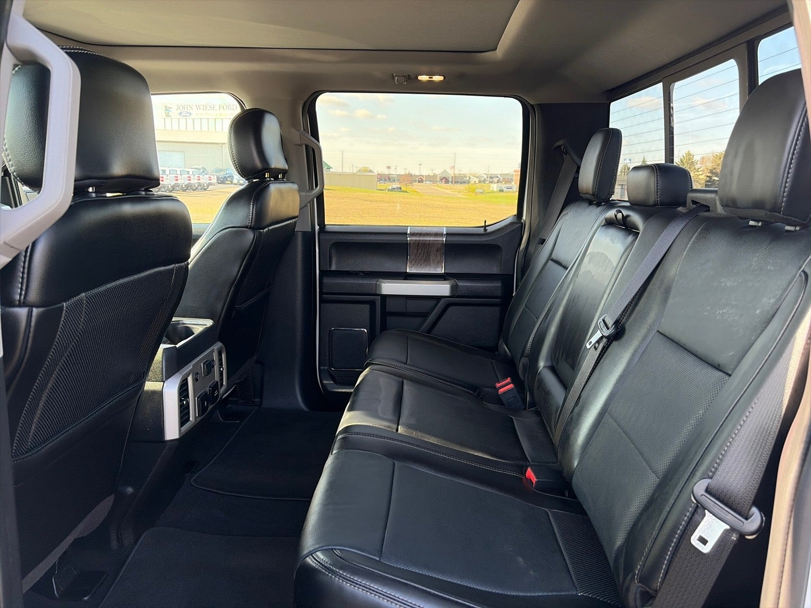 2019 Ford F-350 CREW CAB LARIAT 4X4